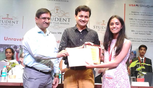Harshita Khurana was 2nd Runner Up in Uniquest Student of the Year