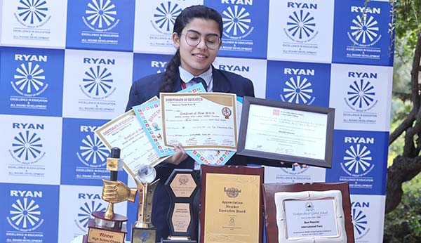 Shrishti Chopra won the Entrepreneurship, NGO on Gender Equality &amp; Menstrual Hygiene award - Ryan International School, Sec-25, Rohini
