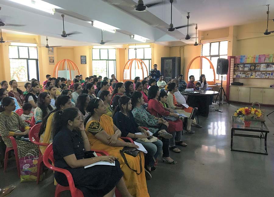 Interaction with Celebrity Nutritionist Miss.Pooja Makhija - Ryan International School, Goregaon East