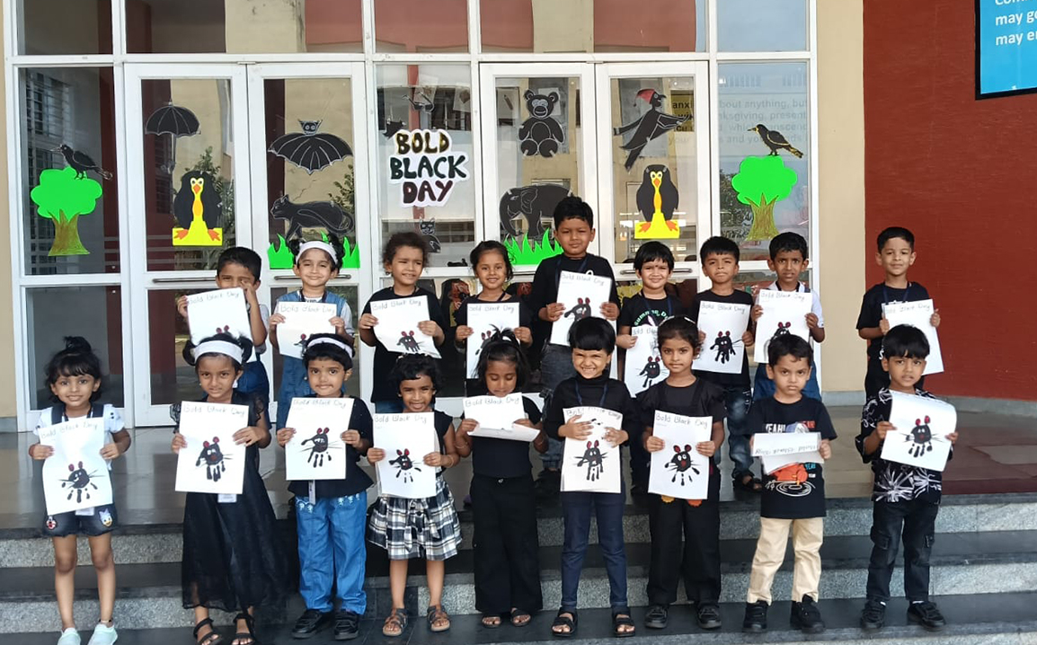 Montessori Bold Black day