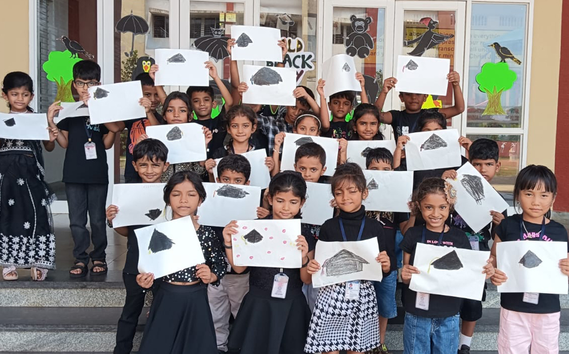 Montessori Bold Black day